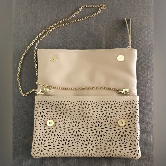 Francesca’s Zara Perforated Floral Clutch - Picture 14 of 16